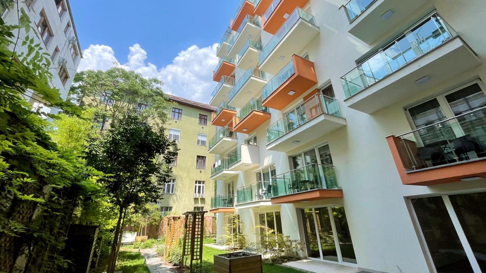 Little Americas North West Apartments Budapest Extérieur photo