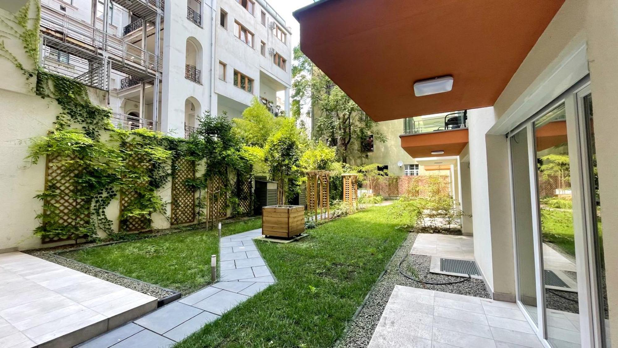 Little Americas North West Apartments Budapest Extérieur photo
